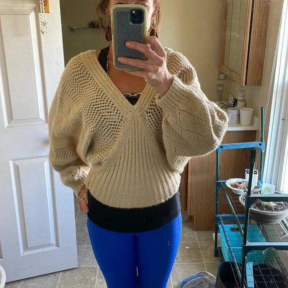 Women’s crop sweater - Picture 1 of 5